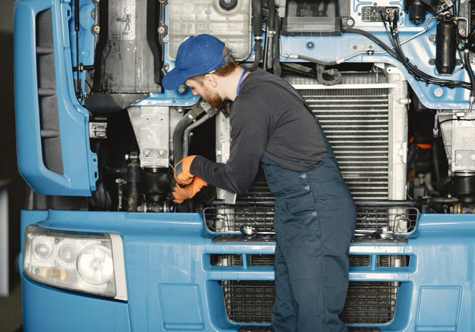 Technician providing an emergency truck repair service in Flagstaff, AZ.
